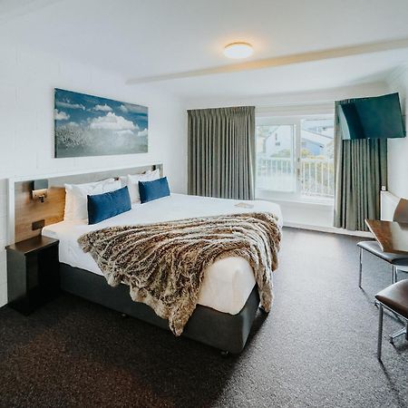 Falls Creek Hotel Екстер'єр фото