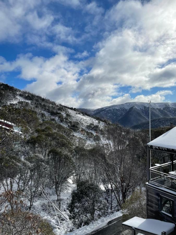 Falls Creek Hotel Екстер'єр фото