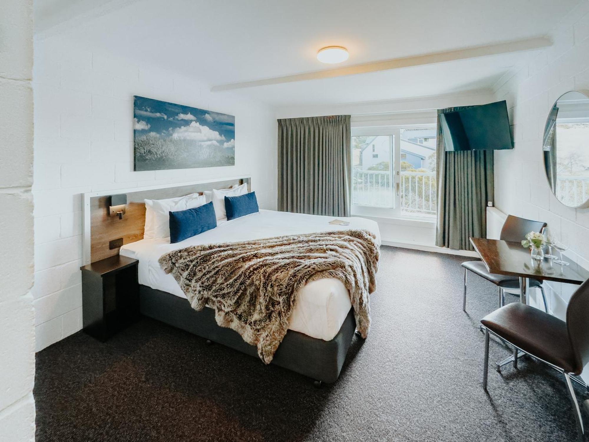Falls Creek Hotel Екстер'єр фото