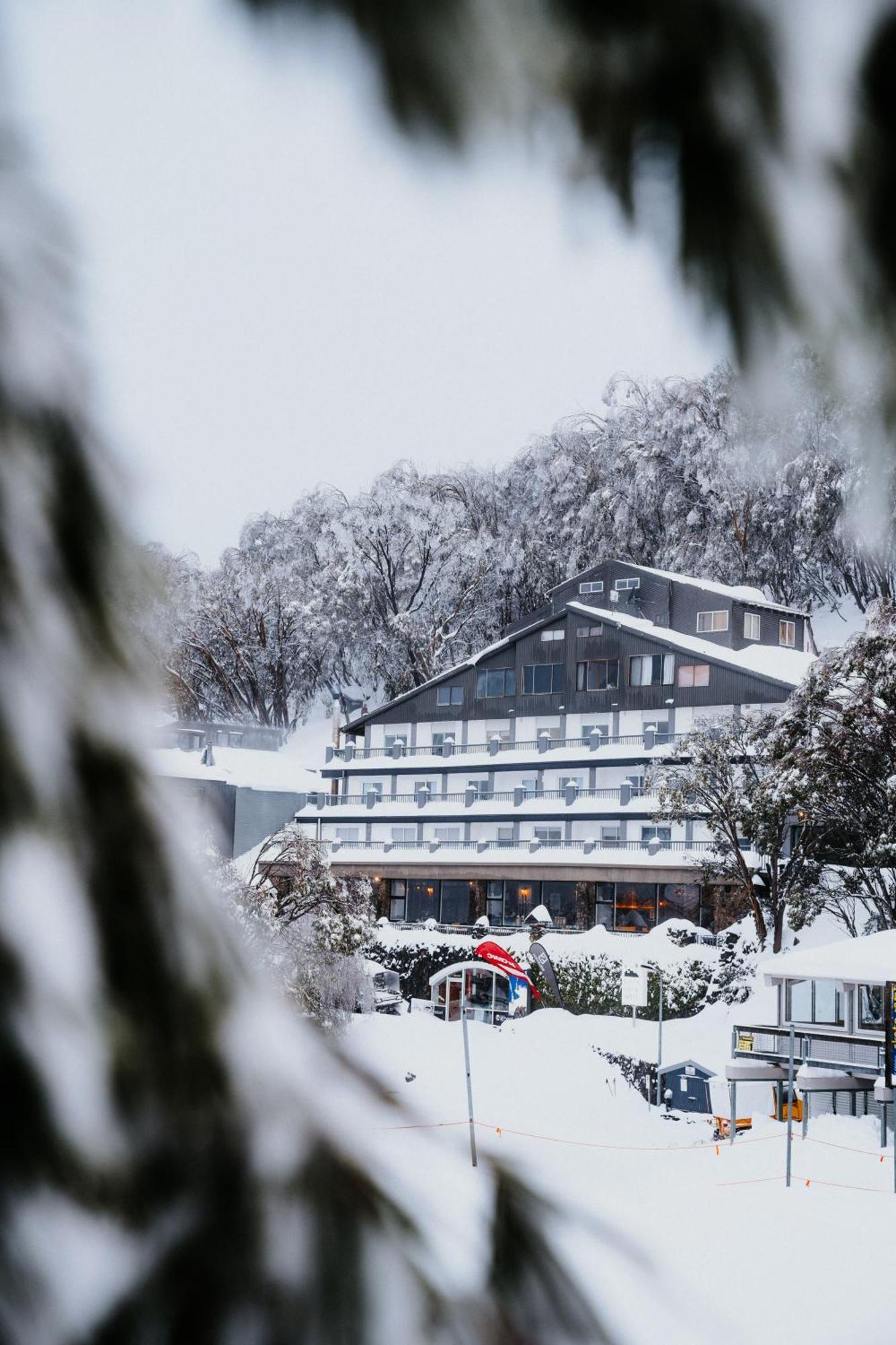 Falls Creek Hotel Екстер'єр фото