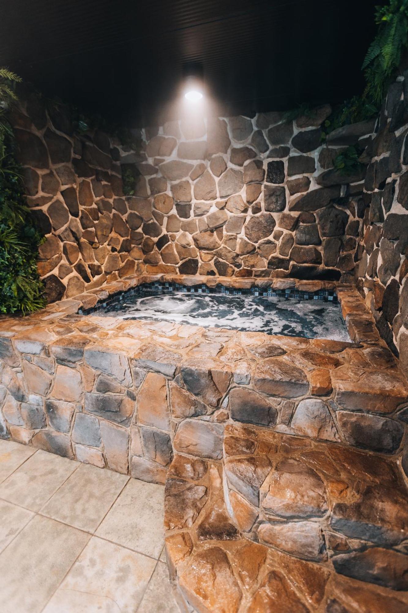 Falls Creek Hotel Екстер'єр фото