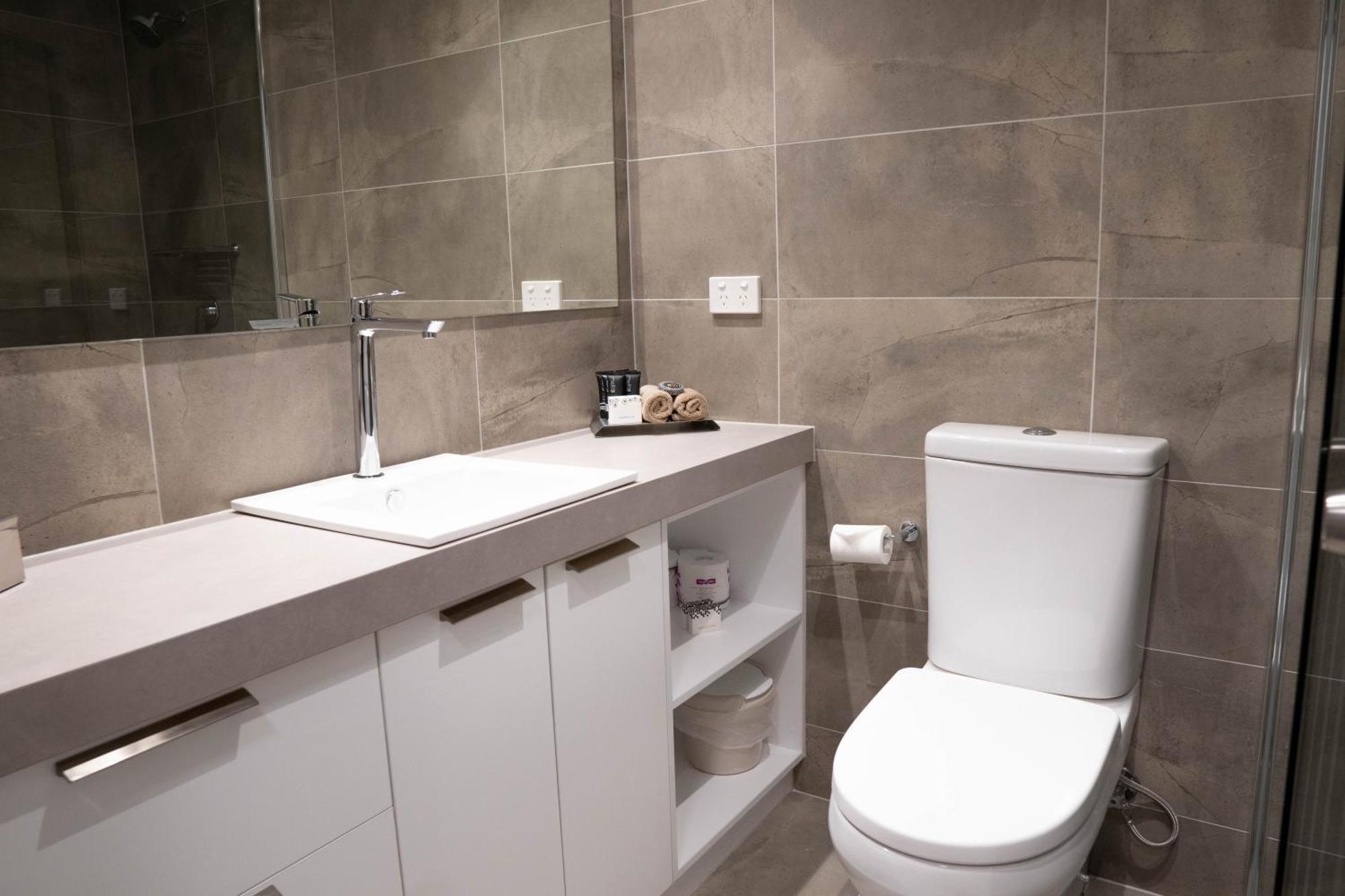 Falls Creek Hotel Екстер'єр фото