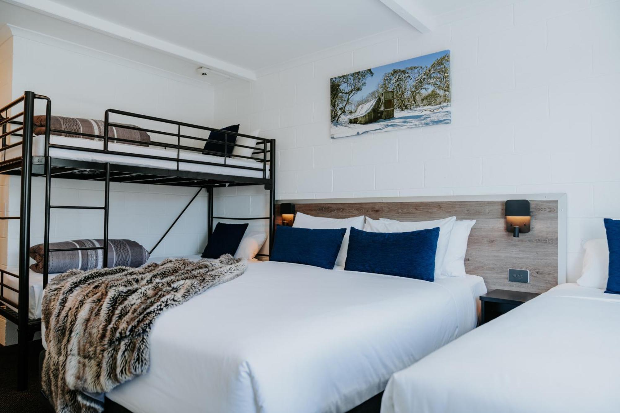 Falls Creek Hotel Екстер'єр фото