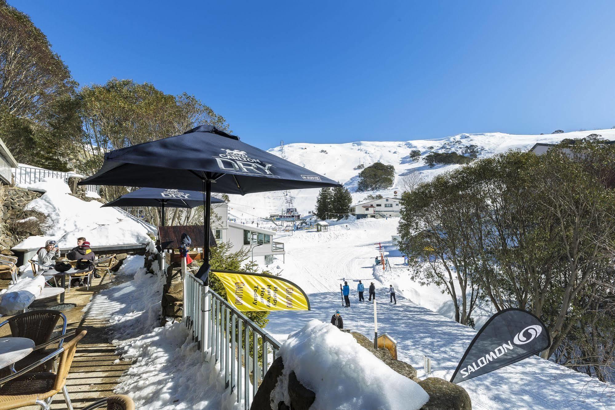 Falls Creek Hotel Екстер'єр фото